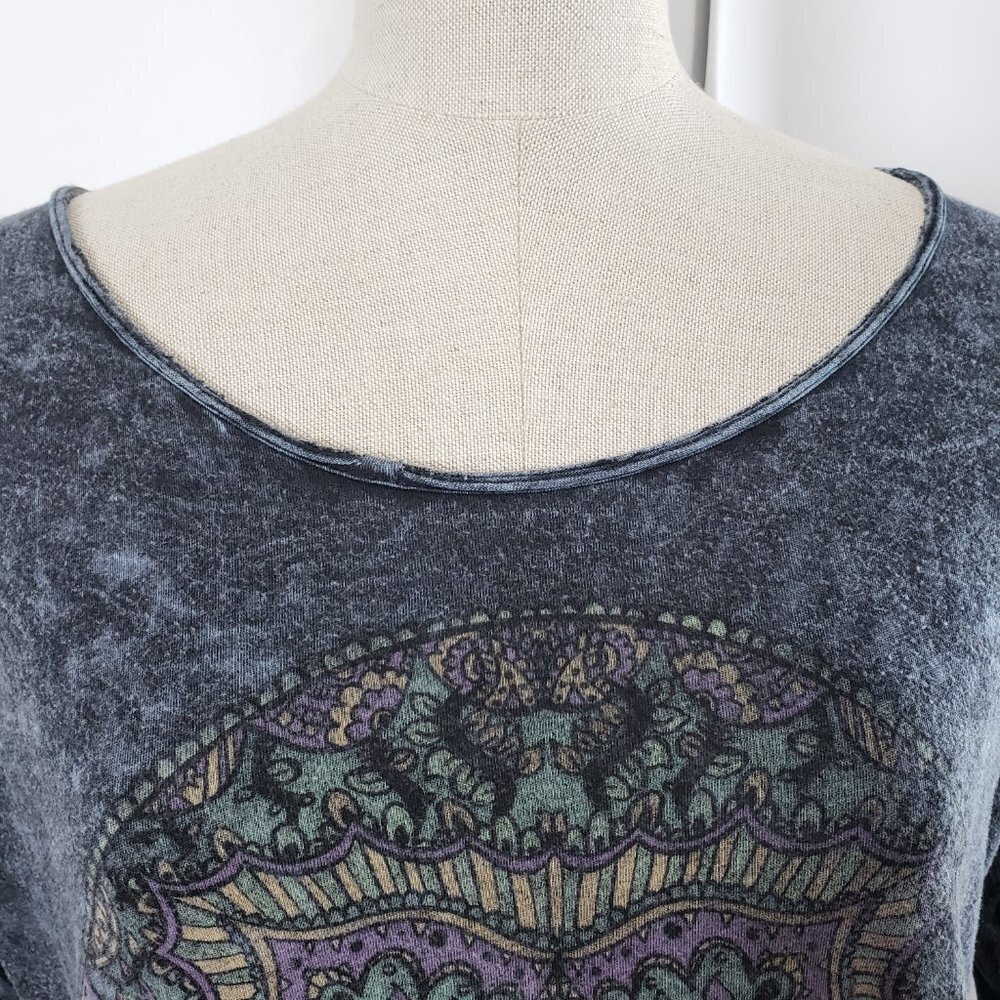 Signorelli Washed Out Distressed Graphic Bohemian Top Medium - Picture 8 of 12